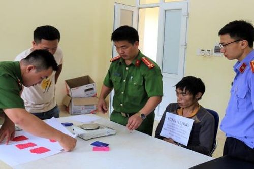 Bắt giữ 1 đối tượng vận chuyển 1.000 viên ma túy tổng hợp