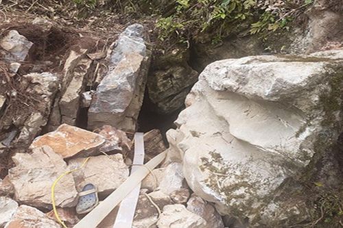 Vào hang đá bơm nước, 2 người bị ngạt khí tử vong