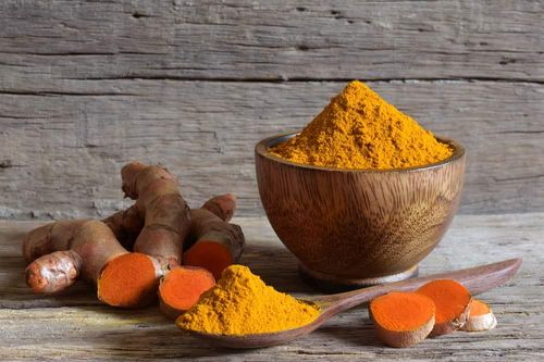 6 cách trị mụn trứng cá hiệu quả từ tinh bột nghệ