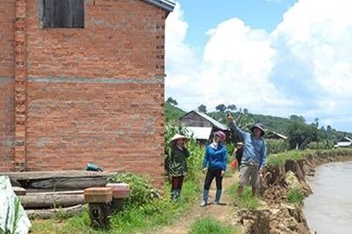 Tìm giải pháp chống sạt lở bờ sông Krông Nô