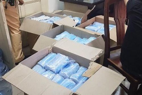 Thu giữ gần 15.000 khẩu trang không rõ nguồn gốc