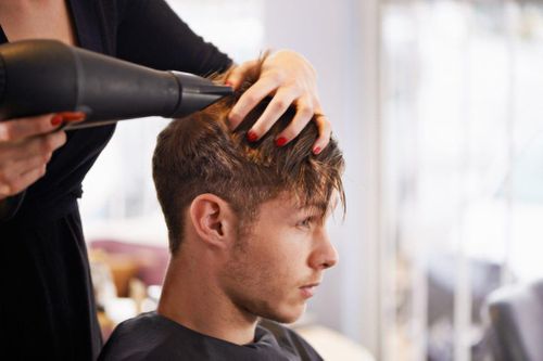 5 mẹo dùng máy sấy tóc hiệu quả cho nam giới
