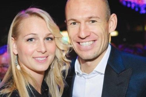 Người vợ nghị lực đứng sau màn trở lại của Robben