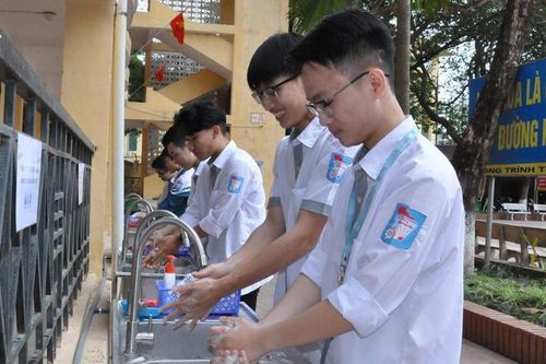 Vệ sinh yêu nước và giữ gìn môi trường trong nâng cao sức khỏe nhân dân