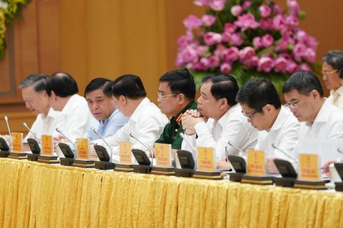 Chùm ảnh: Thủ tướng chủ trì hội nghị với các địa phương