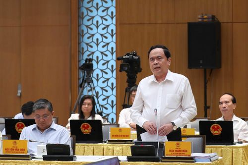 Kiếm soát chặt thị trường giá cả