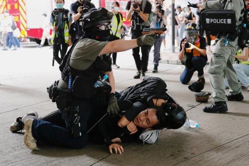 Hong Kong bắt giữ 300 người biểu tình trong ngày luật an ninh mới có hiệu lực