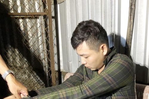 Cà Mau: Bắt quả tang đối tượng chuẩn bị giao bán ma túy cho con nghiện