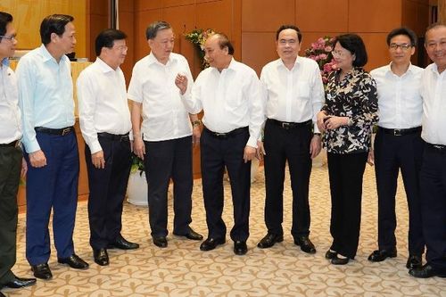Phấn đấu tăng trưởng kinh tế, Thủ tướng dặn phải làm tốt việc bảo hộ công dân