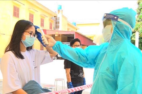 Chiều 2/7, Việt Nam còn hơn 13.000 người phải cách ly phòng dịch COVID-19