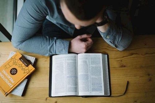 Chăm đọc sách sẽ giúp cuộc sống chúng ta thay đổi