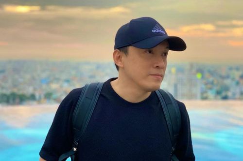 'Hack tuổi' cực đỉnh, Lam Trường bị bà xã trêu đã trẻ ngang ngửa vợ