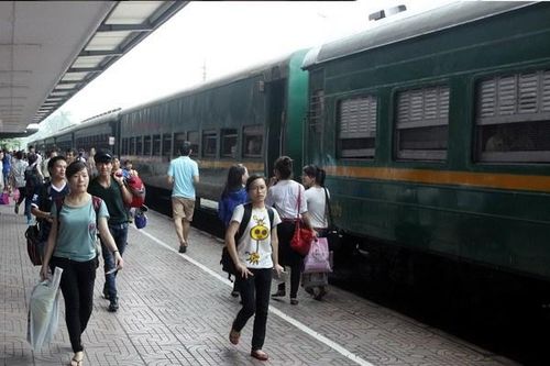 Chạy hàng ngày tàu du lịch Quảng Bình, Lào Cai từ tháng 7