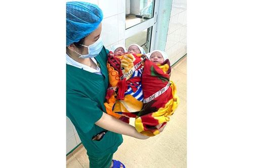 Sản phụ sinh ba cùng trứng hiếm gặp ở Tuyên Quang