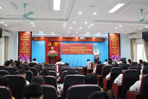 84 học viên tốt nghiệp lớp Cao cấp lý luận chính trị K69.B10