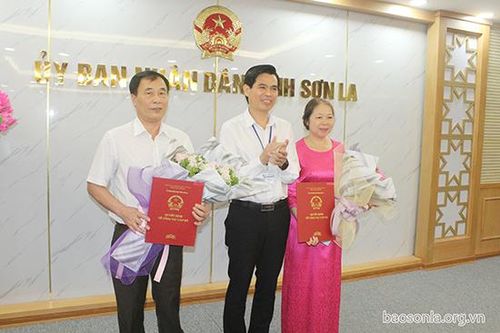 UBND tỉnh: Công bố quyết định về công tác cán bộ