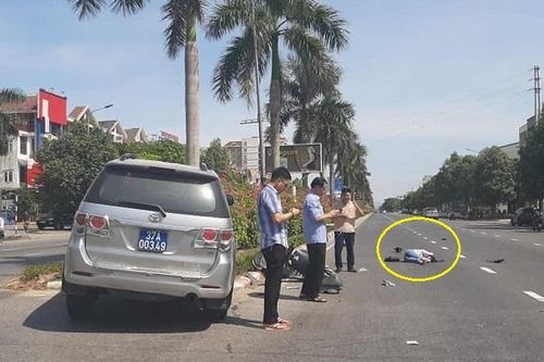 Xe của Tỉnh ủy Nghệ An tông văng cô gái đi xe máy điện