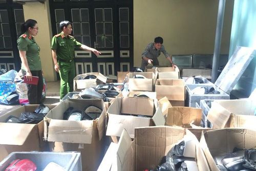 'Nóng' phụ tùng ô tô giả mạo, không rõ nguồn gốc xuất xứ