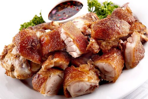 Cách làm chân giò heo chiên giòn chấm xì dầu