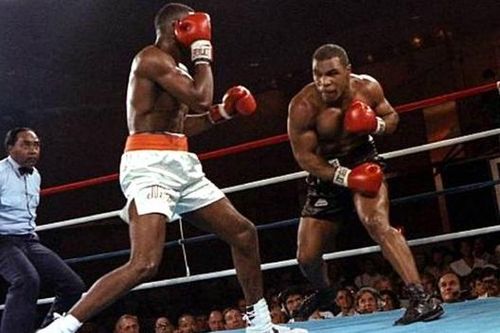 Võ sĩ hiếm hoi chịu được 2 cú đấm của Mike Tyson