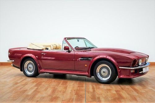 David Beckham rao bán xe cổ Aston Martin V8 Volante 1988