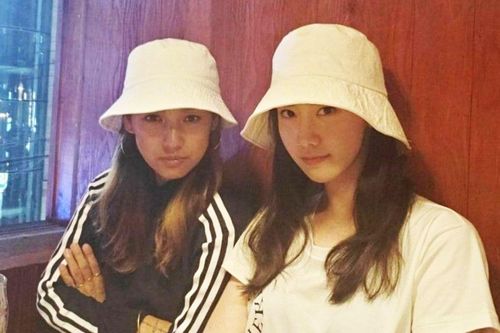 Lee Hyori và YoonA uống rượu sau đó đi hát karaoke