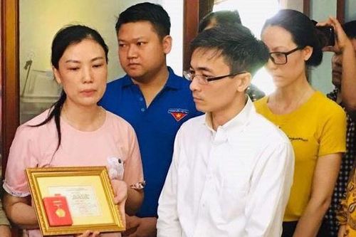 Vinh danh nam sinh lớp 12 quên mình cứu bạn đuối nước