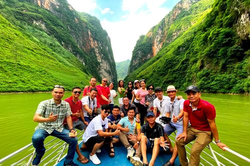 Để Hà Giang níu chân du khách