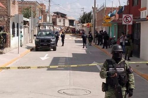 Xả súng liên tiếp ở Mỹ và Mexico