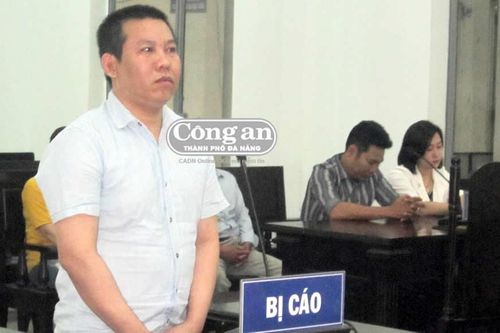 Anh 'bóc lịch' vì em nói xấu bạn trên mạng xã hội