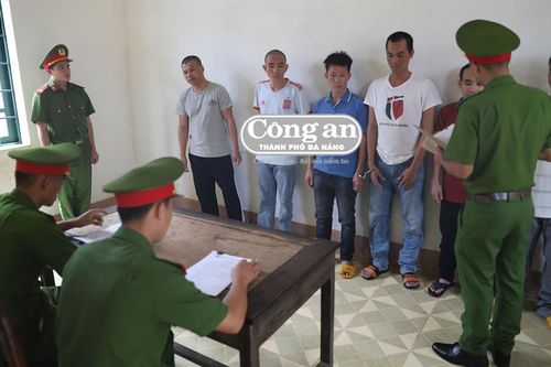 Truy tố 16 đối tượng đánh bạc