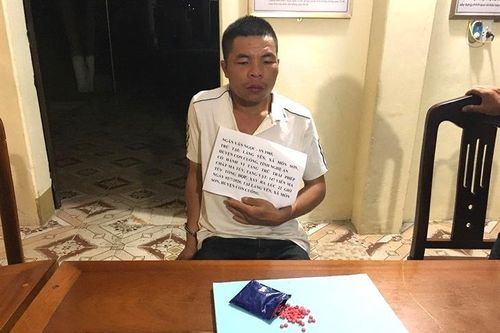Bắt đối tượng bán lẻ ma túy