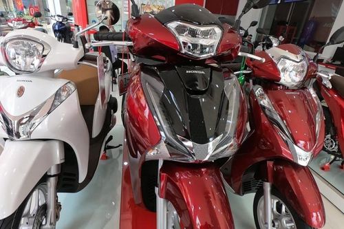 Honda SH 2019 đội giá hơn 50 triệu đồng vẫn thu hút nhiều người mua