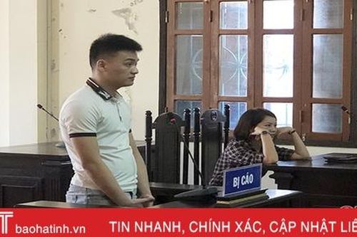Nỗi đau của người mẹ dự phiên tòa xử án con trai ở Hà Tĩnh