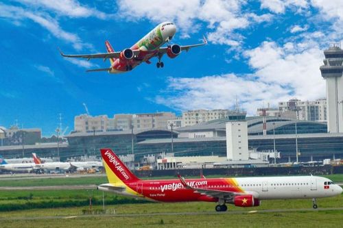 Cấm bay 1 năm nữ hành khách 25 tuổi ném điện thoại vào người tiếp viên trưởng trên chuyến bay Vietjet