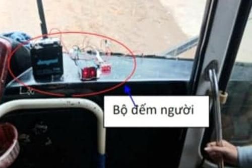 Kiểm soát nồng độ cồn tài xế và số người trên xe khách
