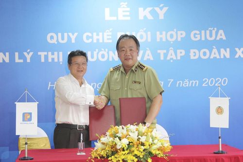 Tổng cục QLTT ký kết hợp tác với Petrolimex chống gian lận trong kinh doanh xăng dầu