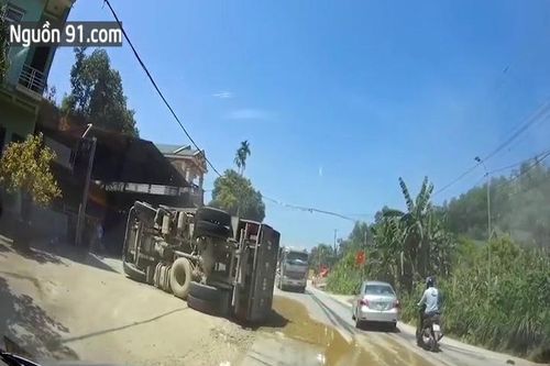 Những pha lấn làn, vượt ẩu, coi thường luật pháp của tài xế xe container