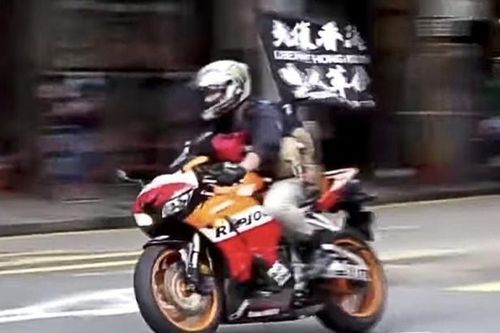 Hong Kong lần đầu truy tố người vi phạm luật an ninh quốc gia mới