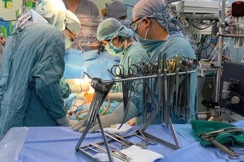 Vụ bé 9 tuổi nghi bị mẹ dùng kéo đâm thủng tim: Lời kể đau xót của người thân