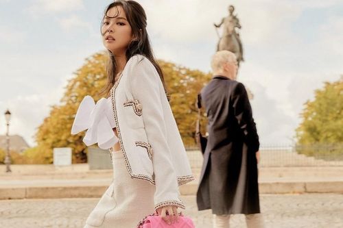 Người ta dạy những gì ở các Học viện Thanh lịch mà người giàu phải bỏ tiền ra học?