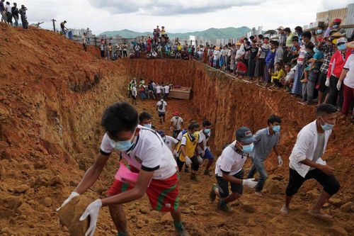 Người sống sót vụ sập mỏ ngọc ở Myanmar: 'Tôi tưởng mình đã chết'