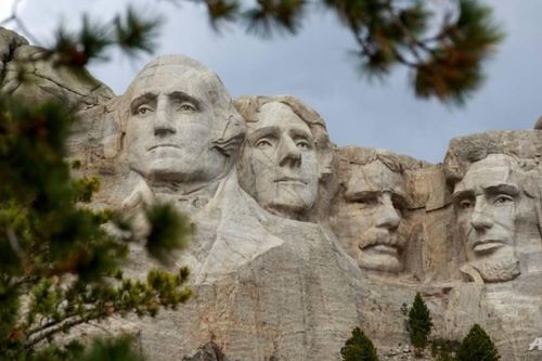 TT Trump đến núi Rushmore mừng Quốc khánh với màn pháo hoa 'hiếm thấy'