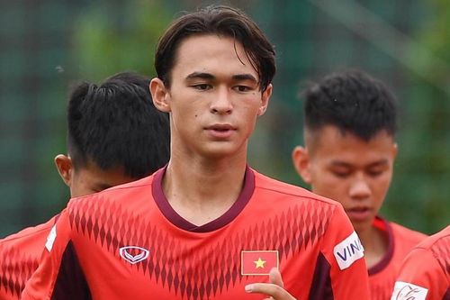 Vì sao cầu thủ gốc Pháp Tiêu Ê Xal được HLV Park chọn?