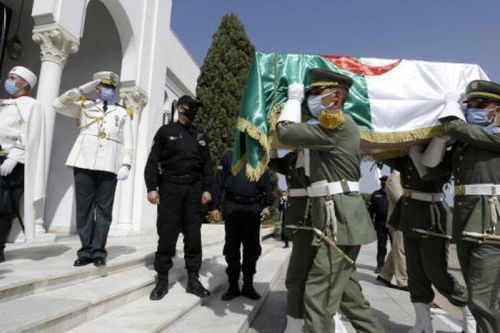 Pháp trao trả 24 hộp sọ của lính Algeria thời thuộc địa