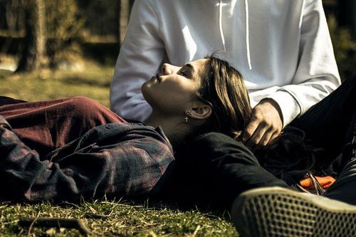 Anh không muốn biến em thành một trong những kỷ niệm đời anh
