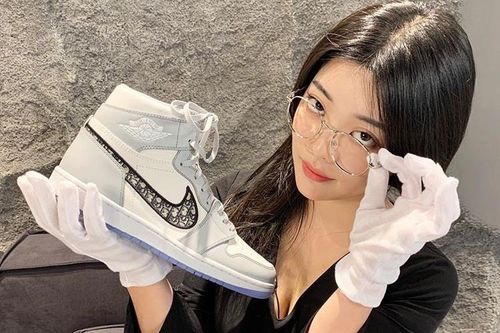 Hội con nhà giàu khoe có giày Nike Dior trước ngày mở bán