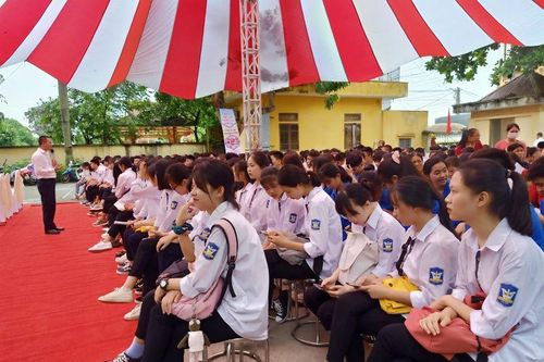 Gần 1.200 việc làm, lương tới trên 10 triệu đồng chờ người lao động