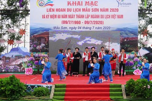 Khai mạc Liên hoan du lịch Mẫu Sơn năm 2020