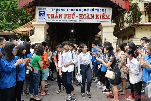 Nhiều trường tuyển sinh lớp 10 qua xét tuyển học bạ